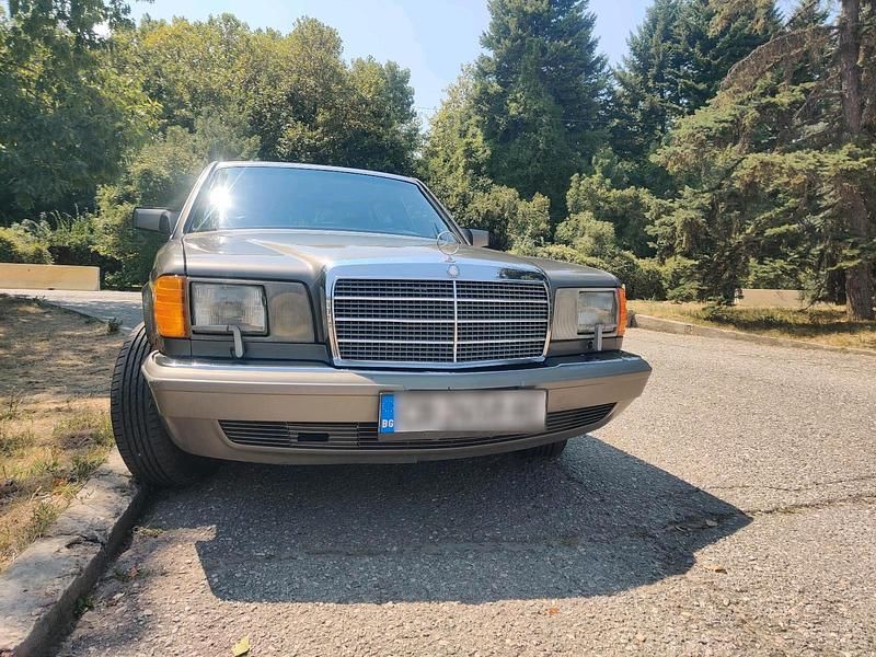 Grau Gebraucht 1991 Mercedes 350 Limousine | 13.690 € - Bild 1/4