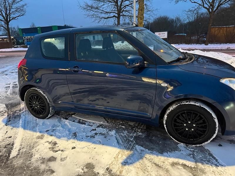 Gebraucht Suzuki Swift 92 PS (67 kW) 2007 Blau Kleinwagen