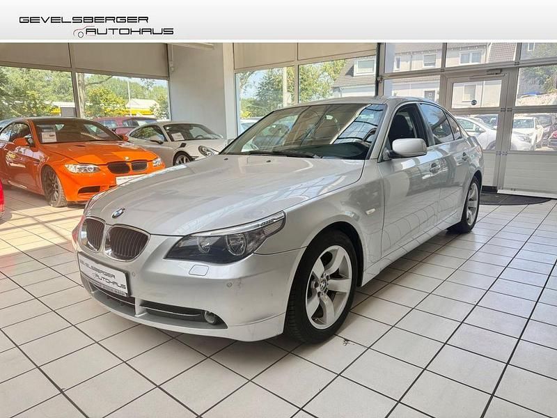 Silber Gebraucht 2003 BMW 520 Limousine | 7.980 € - Bild 1/4