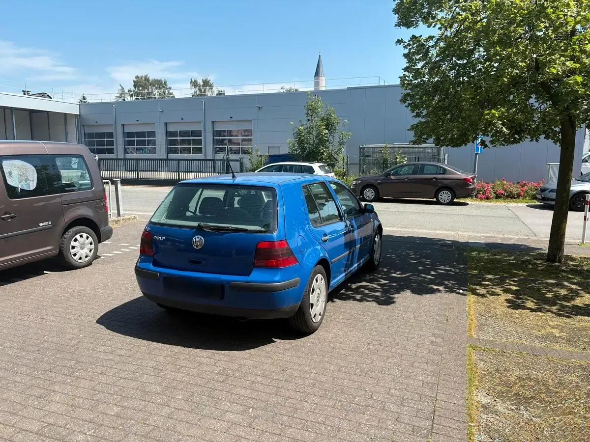 Gebraucht VW Golf IV 75 PS (55 kW) 2001 Blau Limousine