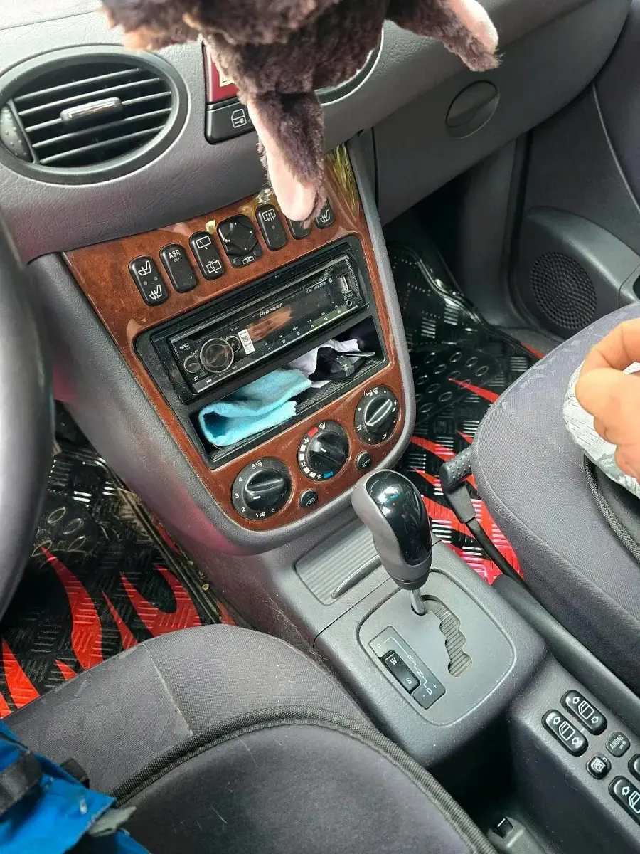 Gebraucht Mercedes A170 75 PS (55 kW) 2002 Rot Limousine