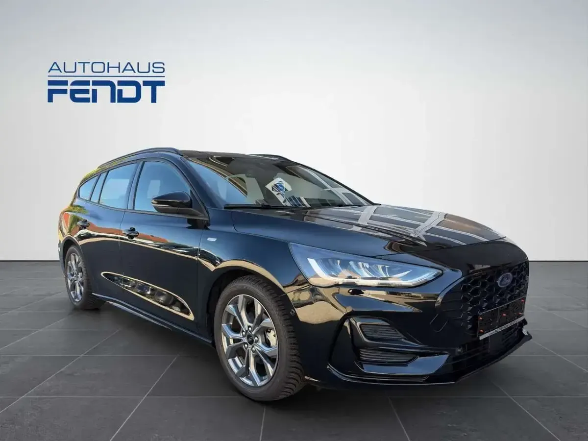 Gebraucht Ford Focus ST-Line 116 PS (85 kW) 2024 Agate black pearl metallic Kombi