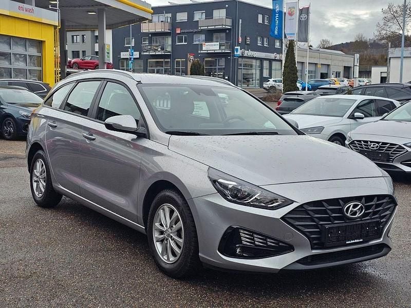 Gebraucht Hyundai i30 Comfort 120 PS (88 kW) 2024 Silber Kombi