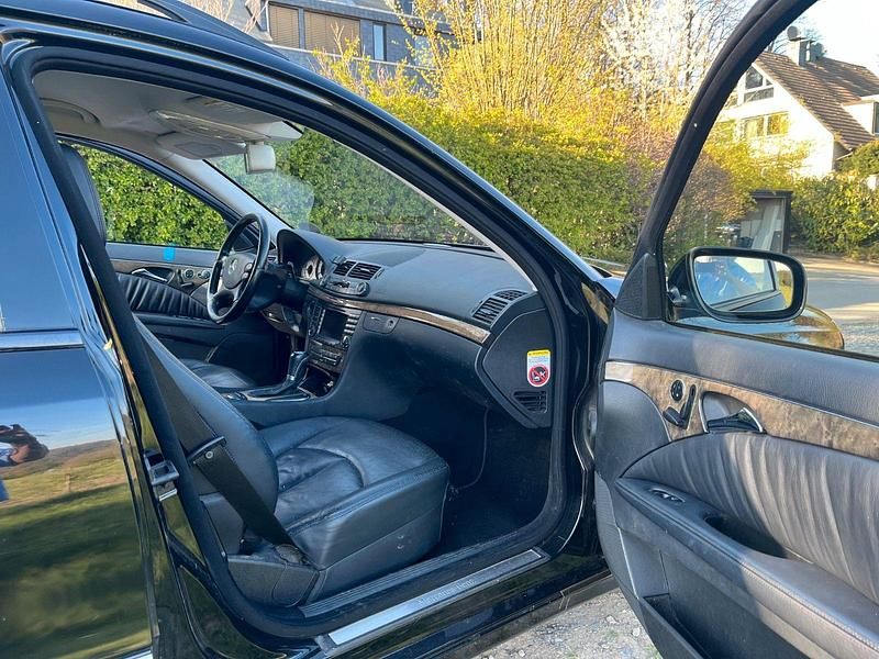 Gebraucht Mercedes 320 224 PS (164 kW) 2006 Schwarz Kombi