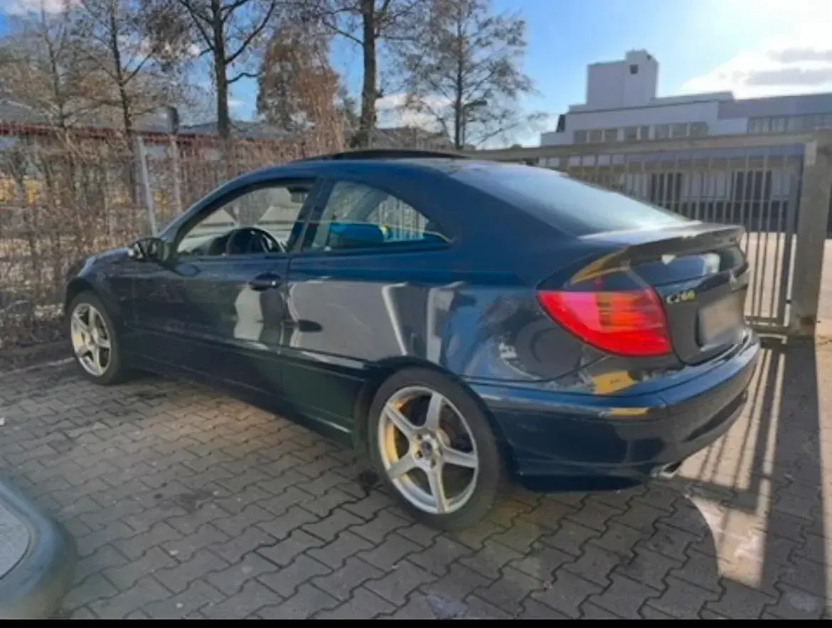 Gebraucht Mercedes C200 163 PS (119 kW) 2003 Andere farben Kombi
