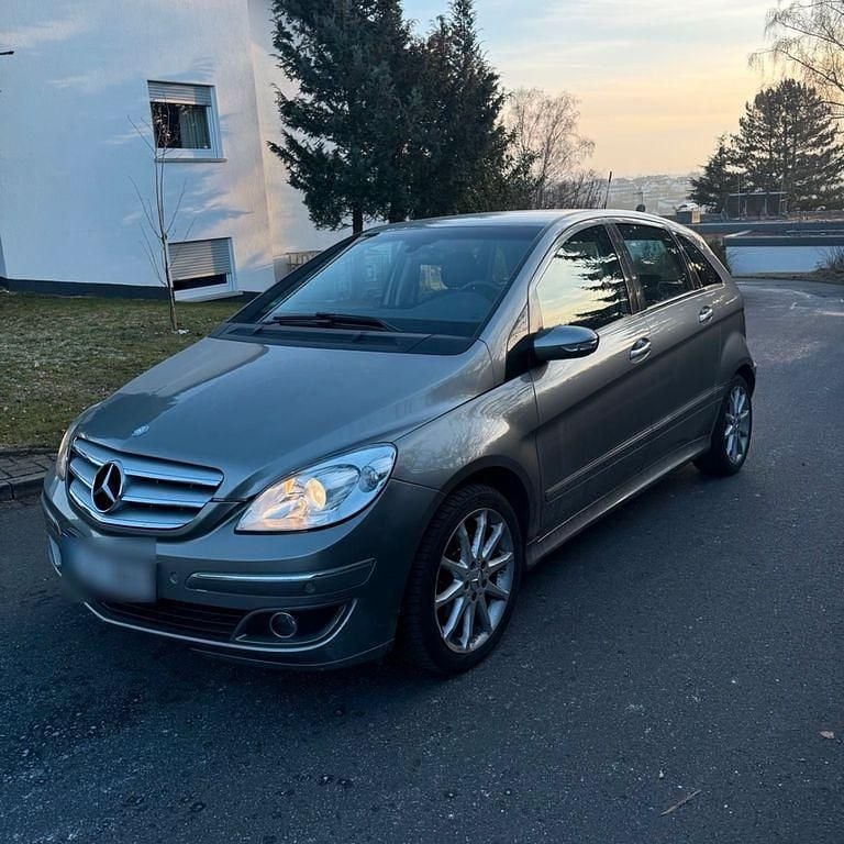 Gebraucht Mercedes B200 140 PS (102 kW) 2007 Grau Van / Kleinbus