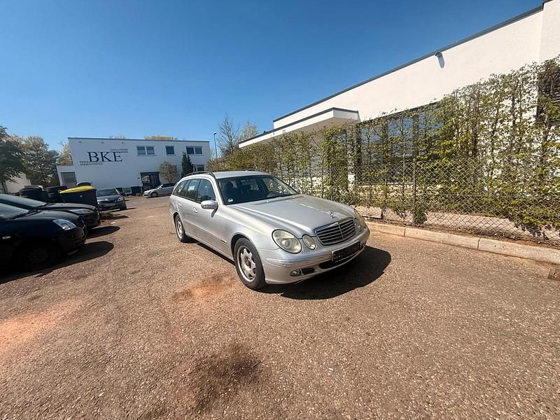 Gebraucht Mercedes E200 163 PS (119 kW) 2004 Silber Kombi
