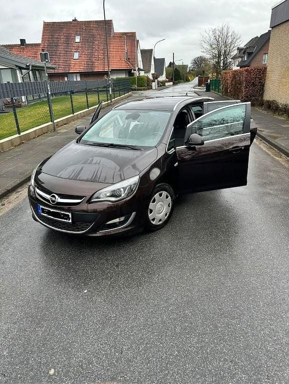 Gebraucht Opel Astra 110 PS (80 kW) 2014 Braun Kombi