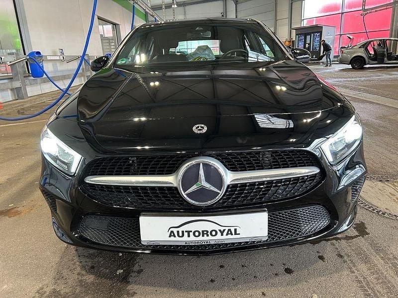 Gebraucht Mercedes A200 163 PS (119 kW) 2018 Schwarz Limousine