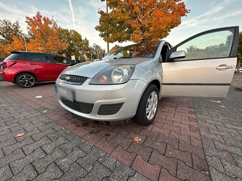 Silber Gebraucht 2008 Ford Fiesta Kleinwagen | 1.600 € (Fairer Preis) - Bild 1/4