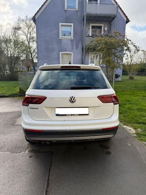 Gebraucht VW Tiguan Highline 150 PS (110 kW) 2019 Weiß SUV