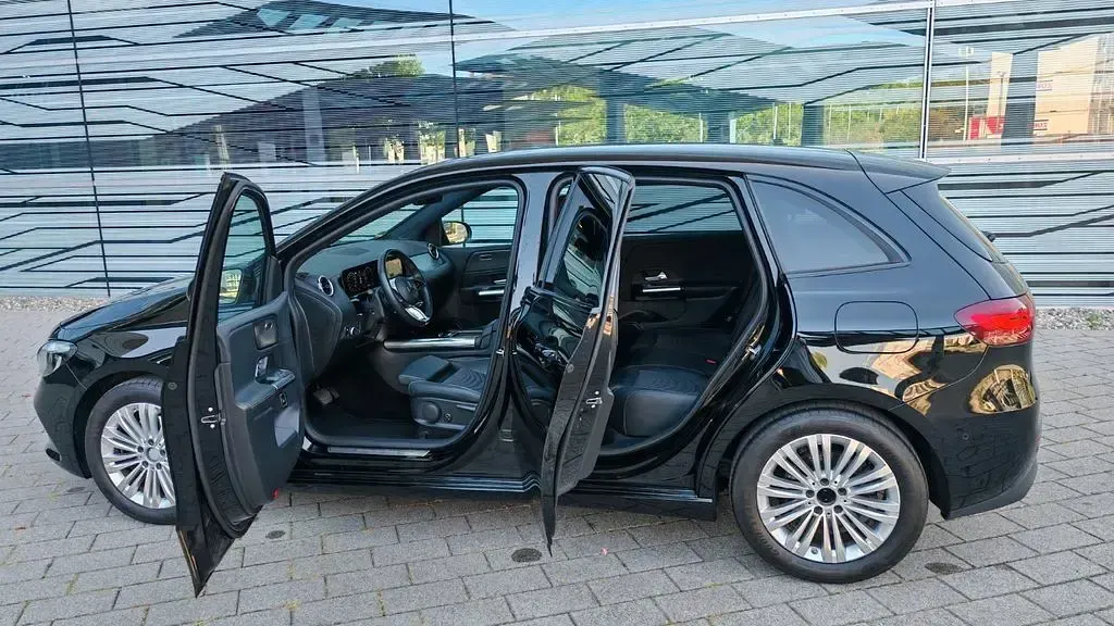 Gebraucht Mercedes B220 Premium 190 PS (139 kW) 2024 Schwarz Kleinwagen