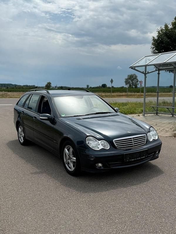 Gebraucht Mercedes C180 143 PS (105 kW) 2005 Grün Kombi