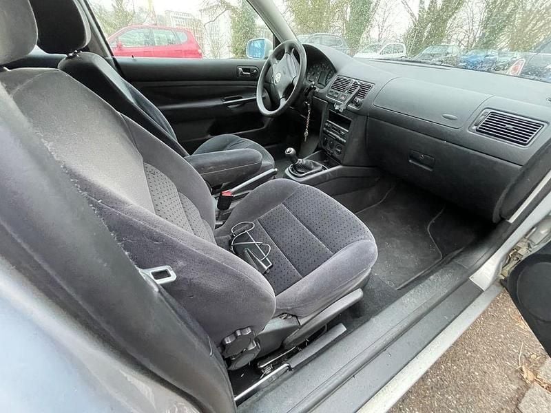 Gebraucht VW Golf III 101 PS (74 kW) 1999 Silber Limousine