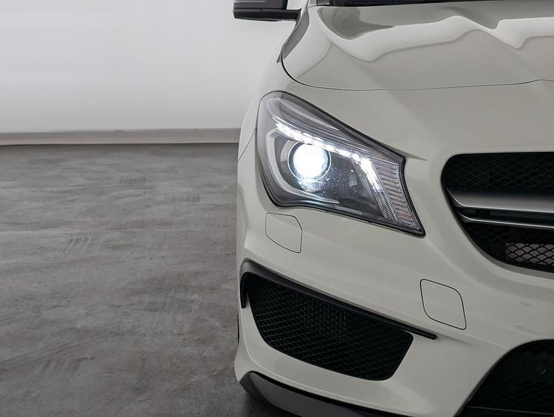 Gebraucht Mercedes CLA45 AMG Shooting Brake AMG 381 PS (280 kW) 2015 Calcitweiss/zirrusweiss Kombi