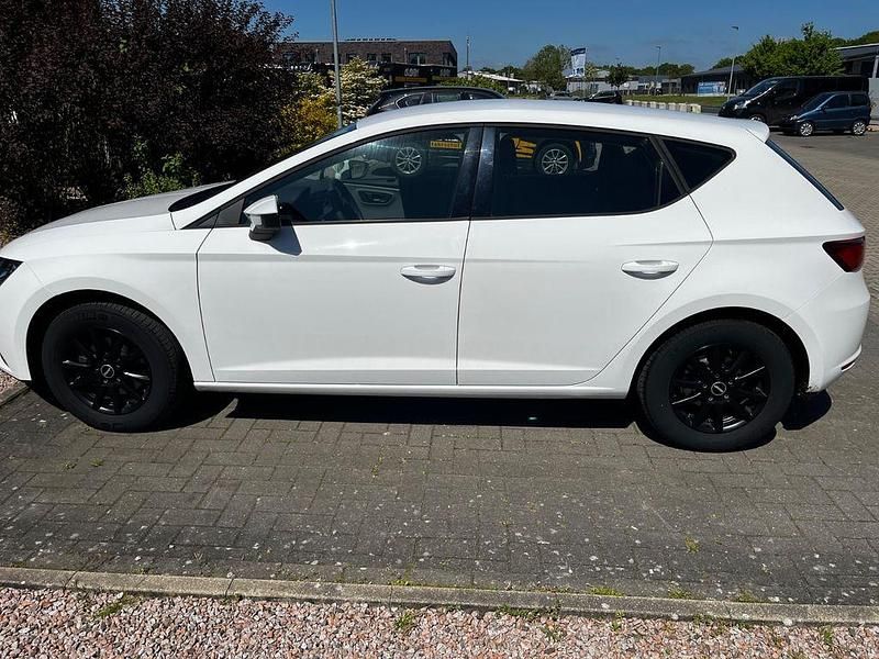 Używany Seat Leon ST 110 KM (80 kW) 2017 Biały Kombi