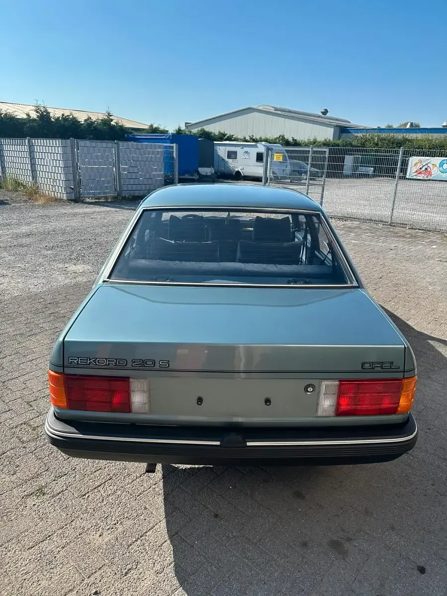 Gebraucht Opel Rekord Exklusiv 101 PS (74 kW) 1984 Limousine