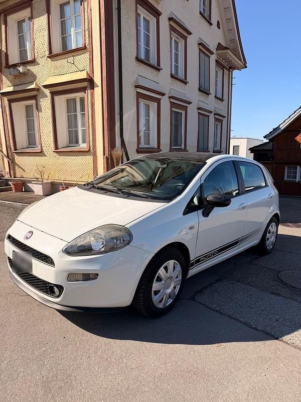 Gebraucht Fiat Punto 70 PS (51 kW) 2015 Weiß Kleinwagen