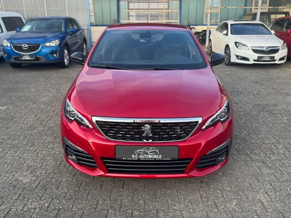 Gebraucht Peugeot 308 Allure 131 PS (96 kW) 2017 Rot Kleinwagen