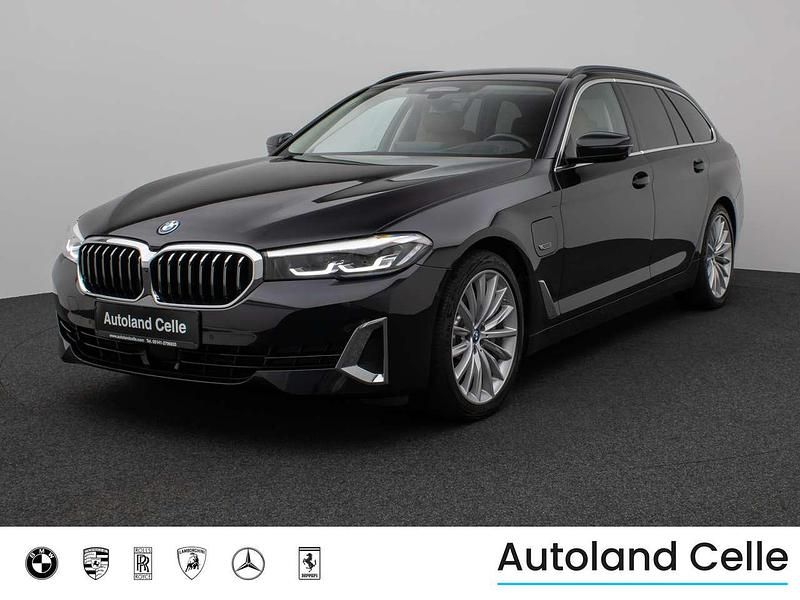 Saphirschwarz metallic475 Gebraucht 2022 BMW 530 Luxury Line Kombi | 36.999 € (Fairer Preis) - Bild 1/4