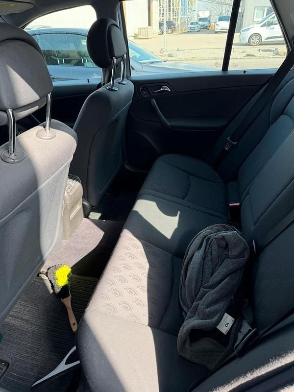 Gebraucht Mercedes C180 150 PS (110 kW) 2003 Blau Kombi