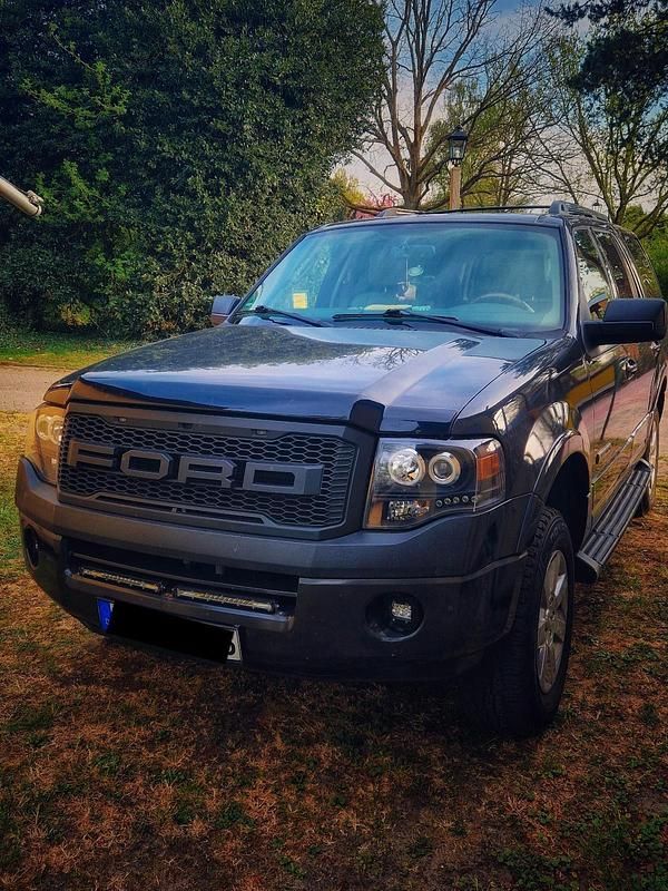 Grau Gebraucht 2007 Ford Expedition SUV | 10.999 € - Bild 1/4