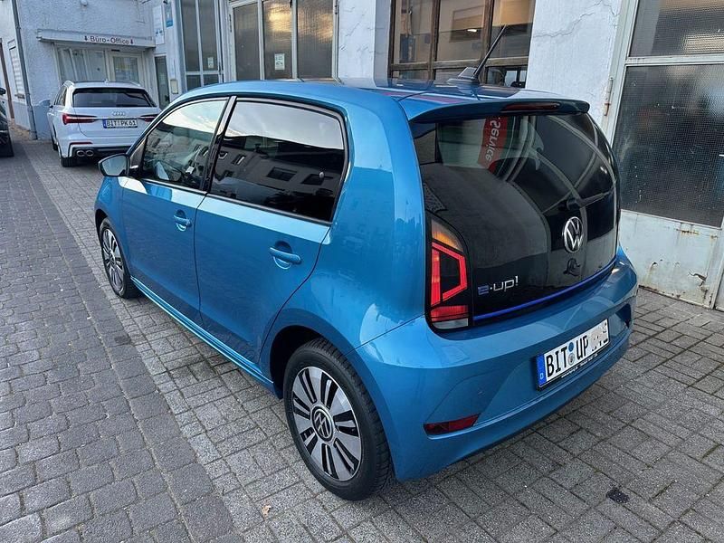 Second-hand VW e-up! Style 61 kW (83 CP) 2021 Albastru Hatchback