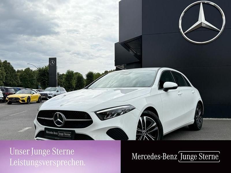 Unilack polarweiß Gebraucht 2024 Mercedes A180 Progressive Limousine | 28.750 € (Fairer Preis) - Bild 1/3
