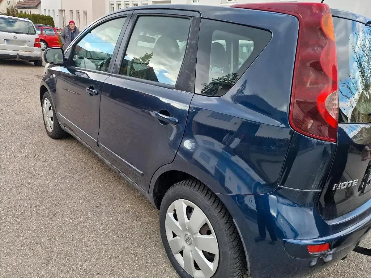 Gebraucht Nissan Note 88 PS (64 kW) 2010 Blau Kleinwagen