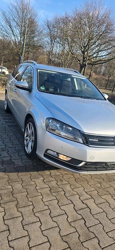 Gebraucht VW Passat 105 PS (77 kW) 2012 Silber Kombi
