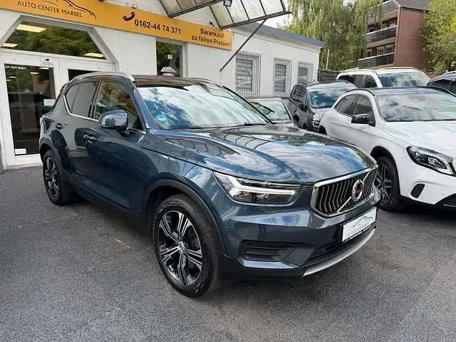 Gebraucht Volvo XC40 129 PS (94 kW) 2022 Blau SUV