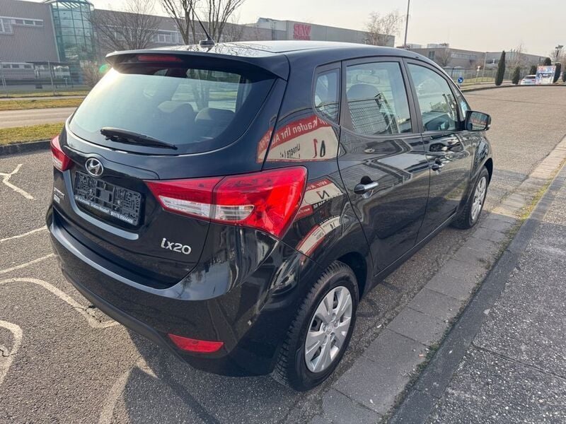 Gebraucht Hyundai ix20 90 PS (66 kW) 2012 Schwarz Kleinwagen