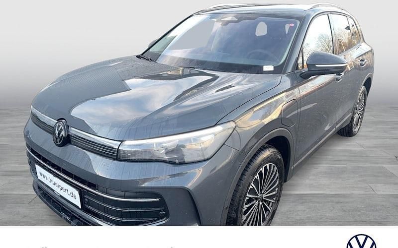 Gebraucht VW Tiguan Life 204 PS (150 kW) 2025 Grau SUV