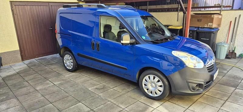 Gebraucht Opel Combo Edition 105 PS (77 kW) 2015 Blau Van / Kleinbus