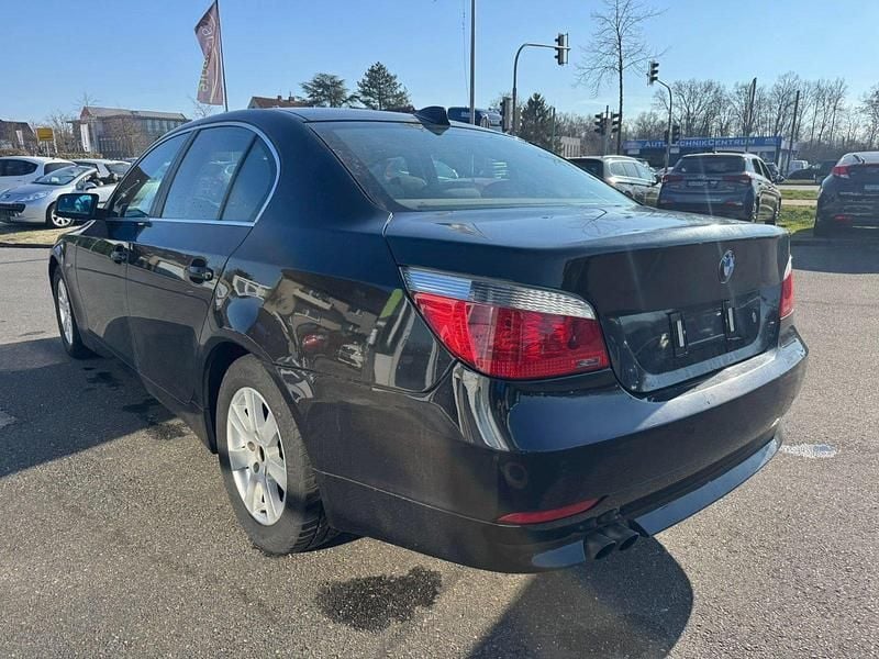 Gebraucht BMW 523 Advantage 177 PS (130 kW) 2006 Black sapphire metallic Limousine