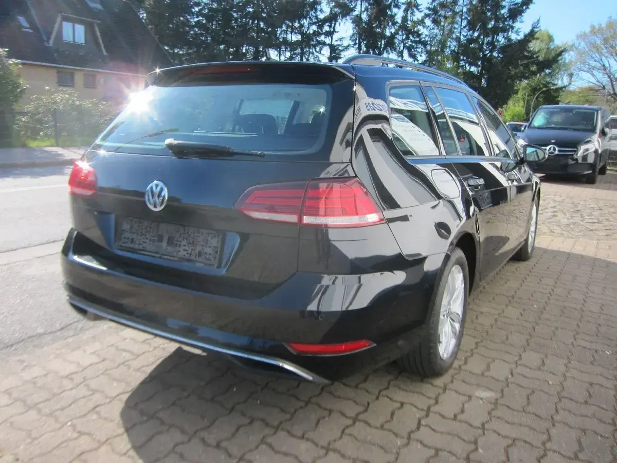 Gebraucht VW Golf VII 150 PS (110 kW) 2019 Schwarz Limousine
