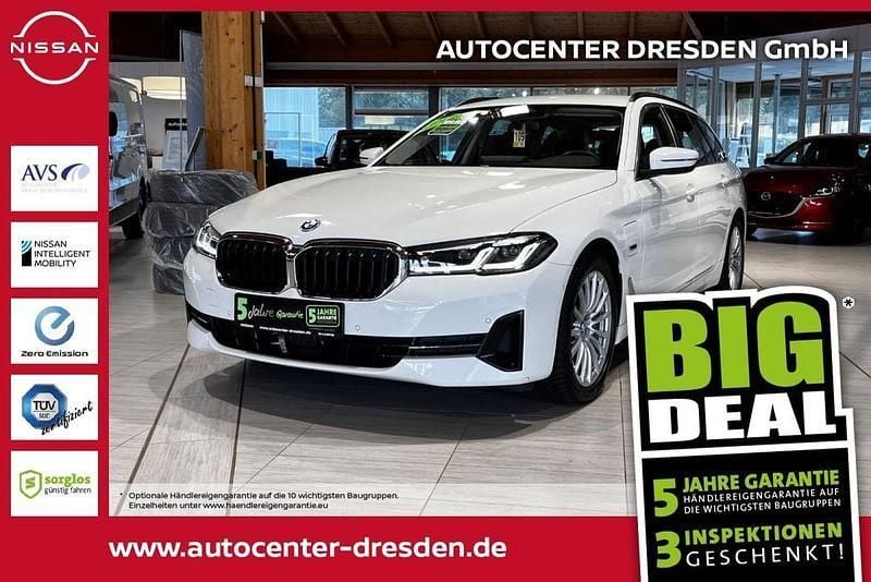 Alpinweiss iii Gebraucht 2021 BMW 530e Sport Line Kombi | 30.890 € (Superpreis) - Bild 1/4