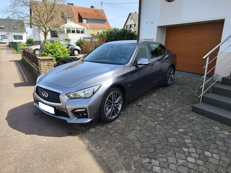 Grau Gebraucht 2015 Infiniti Q50 Sport Tech Limousine | 21.111 € - Bild 1/4