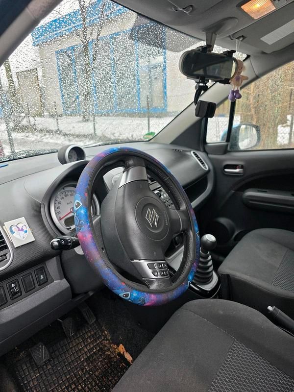 Gebraucht Suzuki Splash 68 PS (50 kW) 2013 Blau Kleinwagen