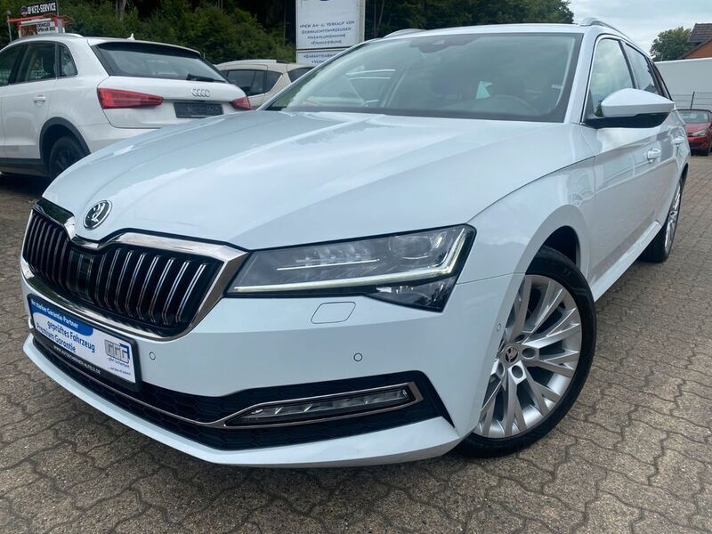 Weiß Gebraucht 2019 Skoda Superb Style Kombi | 18.490 € (Fairer Preis) - Bild 1/4