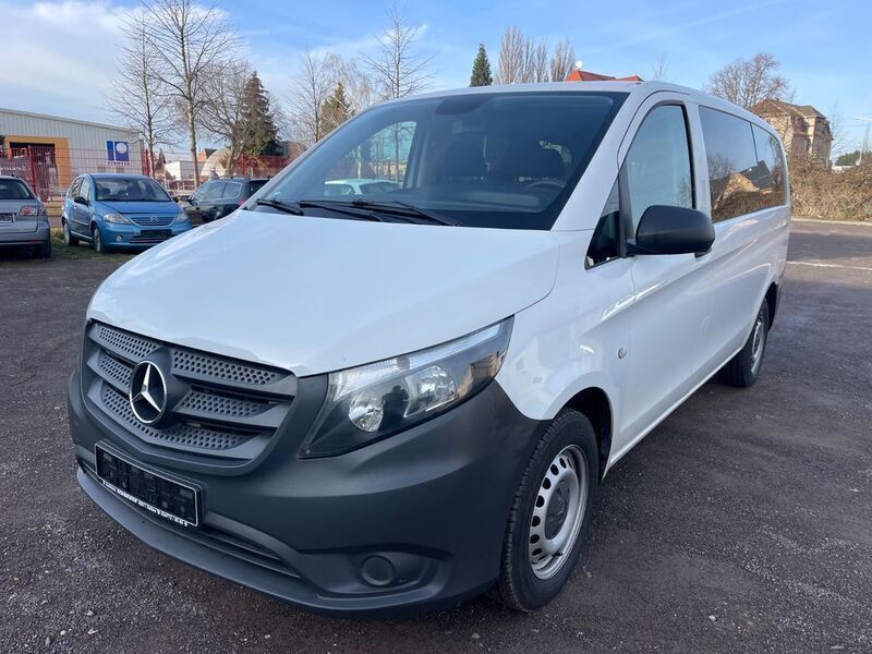 Weiß Gebraucht 2018 Mercedes Vito Van / Kleinbus | 13.499 € - Bild 1/4