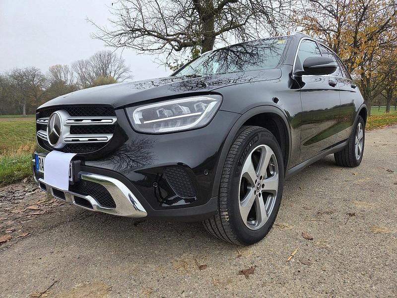 Schwarz Gebraucht 2022 Mercedes GLC300e SUV | 36.600 € (Superpreis) - Bild 1/4