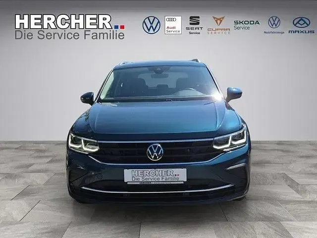 Gebraucht VW Tiguan Active 150 PS (110 kW) 2022 Blau SUV