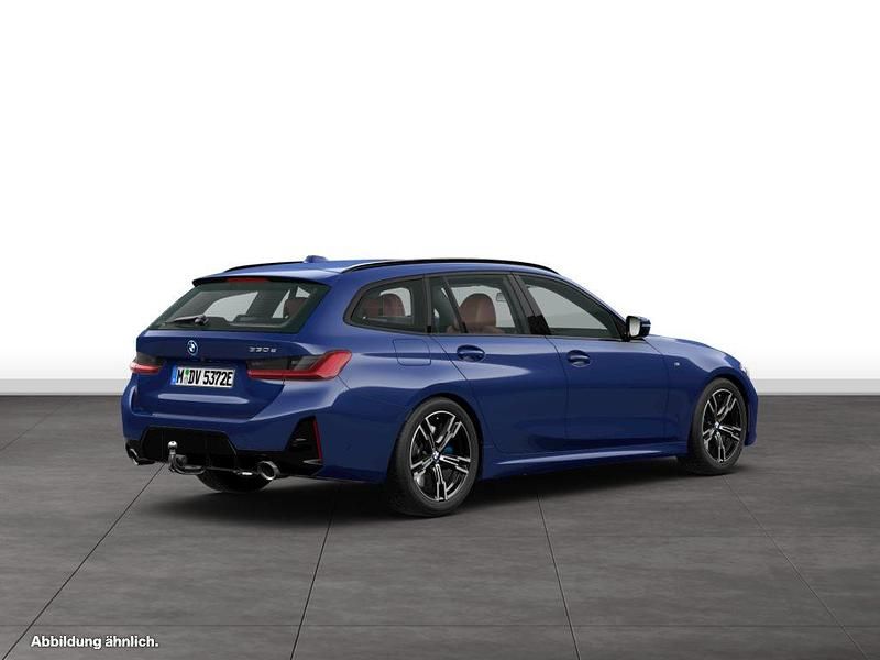 Gebraucht BMW 330e M Sport 292 PS (214 kW) 2025 Blau Kombi