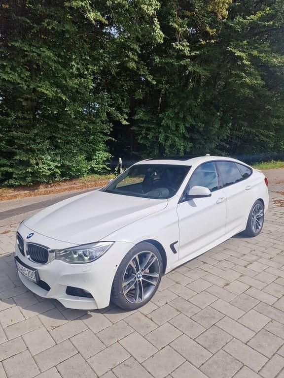 Weiß Gebraucht 2015 BMW 335 Gran Turismo Comfort Edition Limousine | 14.900 € (Fairer Preis) - Bild 1/4