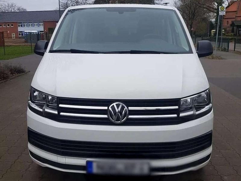 Gebraucht VW Multivan Trendline 150 PS (110 kW) 2018 Weiß Van