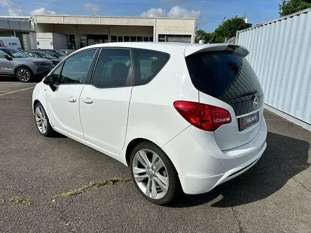 Gebraucht Opel Meriva Style 120 PS (88 kW) 2015 Weiß Van / Kleinbus