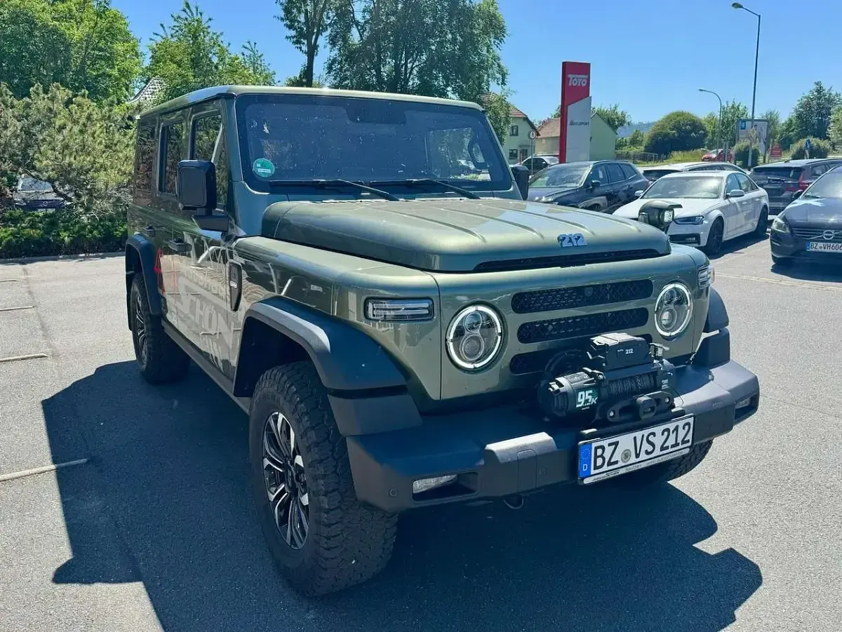 Neu BAW 212 166 PS (122 kW) 2026 Grün SUV