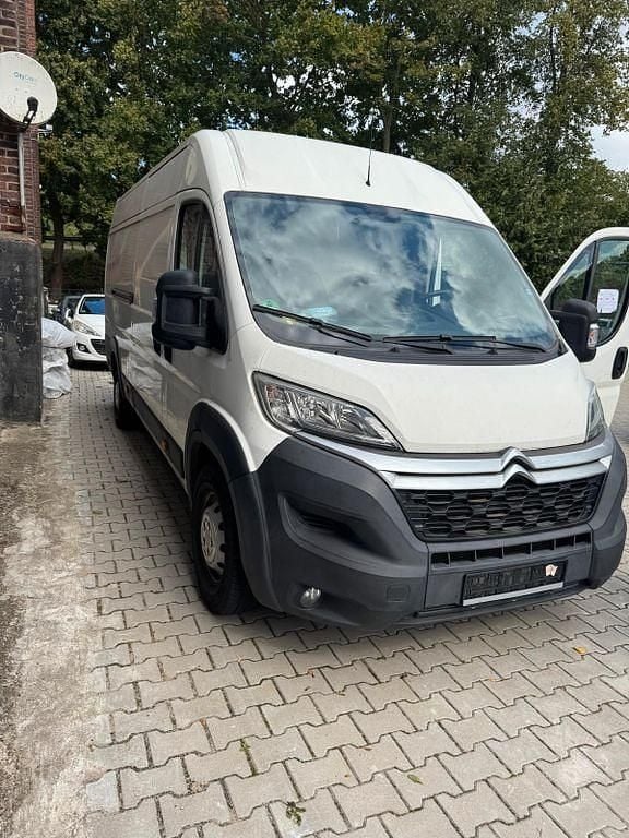 Weiß Gebraucht 2019 Citroën Jumper Van / Kleinbus | 12.499 € - Bild 1/4