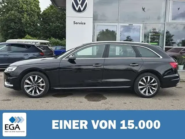 Gebraucht Audi A4 Advanced 204 PS (150 kW) 2022 Schwarz metallic Kombi